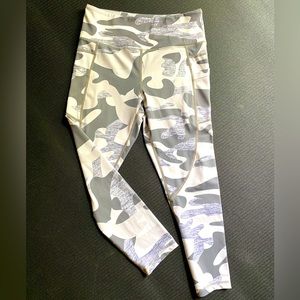 ZYIA Gray Camo Pocket Light n Tight Hi-Rise